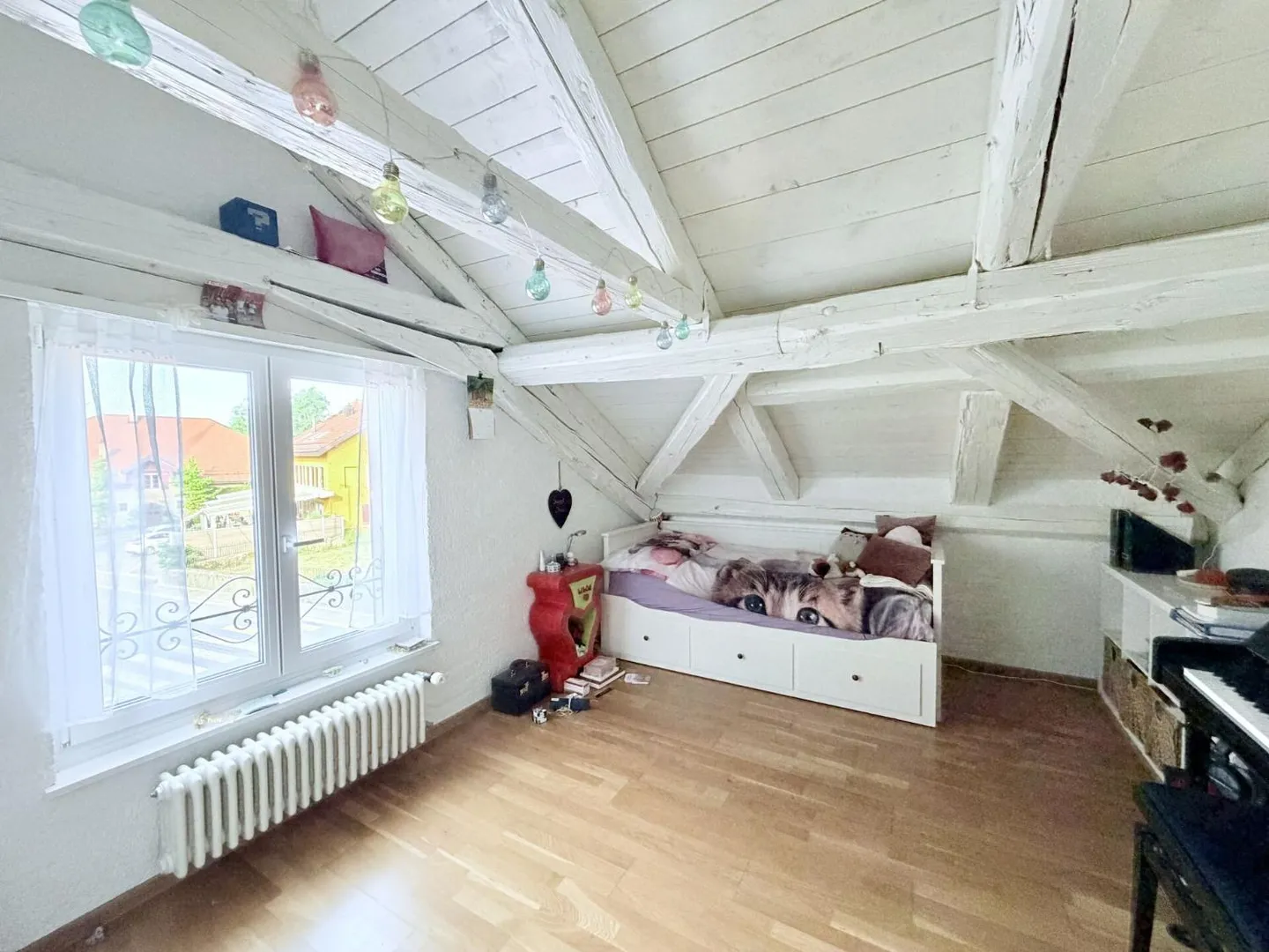 Attic apartment with 4.5 rooms - Photo 7 of 9