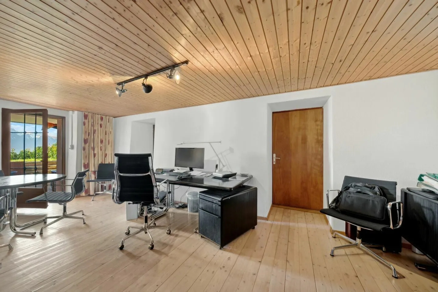 Hervorragendes Einfamilienhaus mit herrlichem Seeblick - Foto 8 von 12