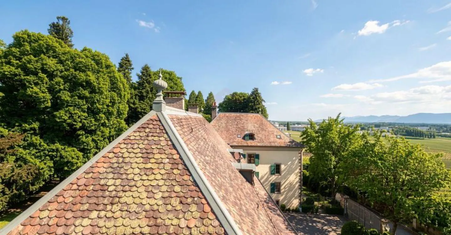 Exceptional 7.5-room duplex within Château Barillet, Art of living between - Photo 2 of 9