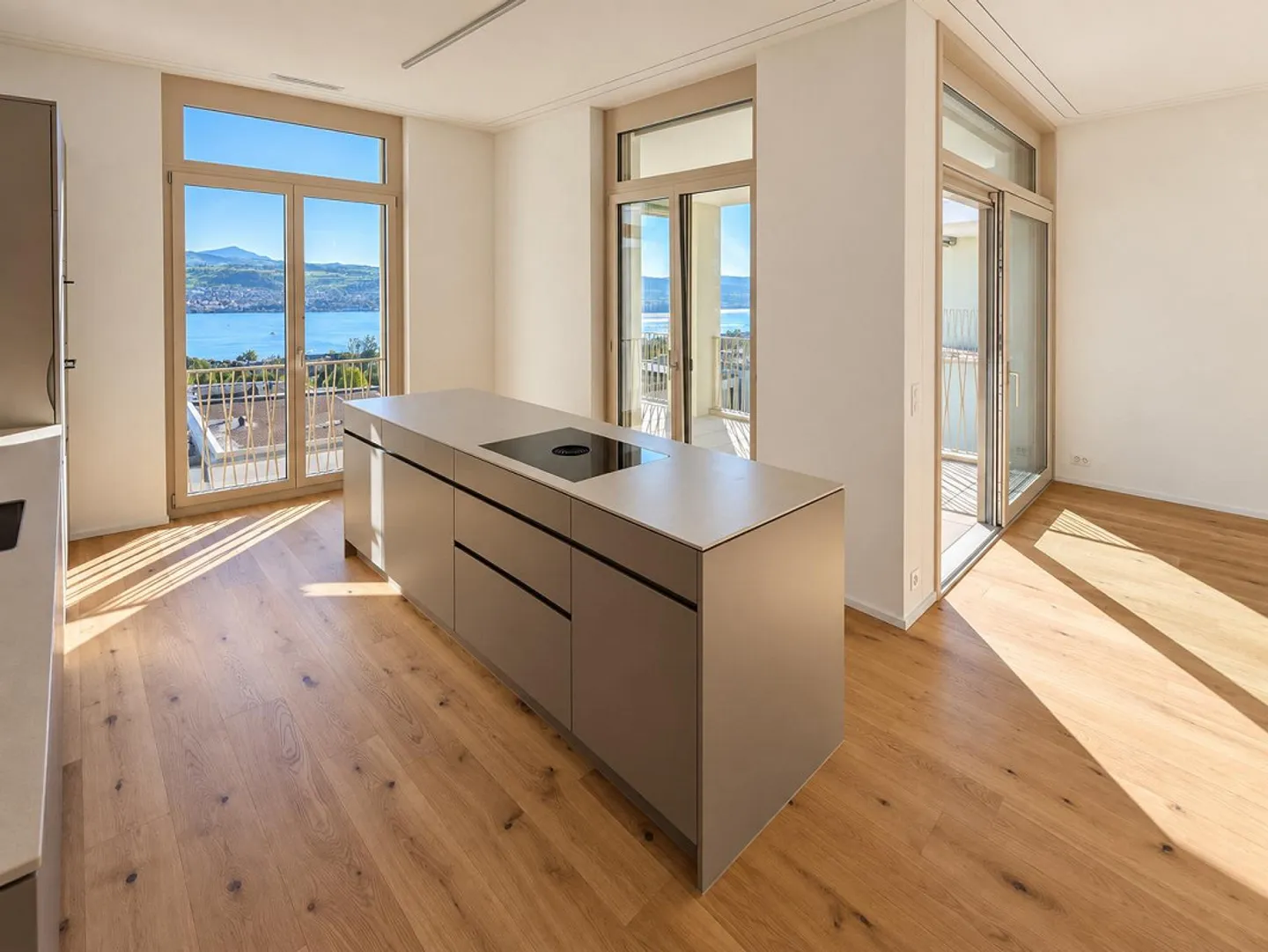 Exclusive 3.5-room attic apartment in condominium standard with best 180° views - Photo 1 of 10