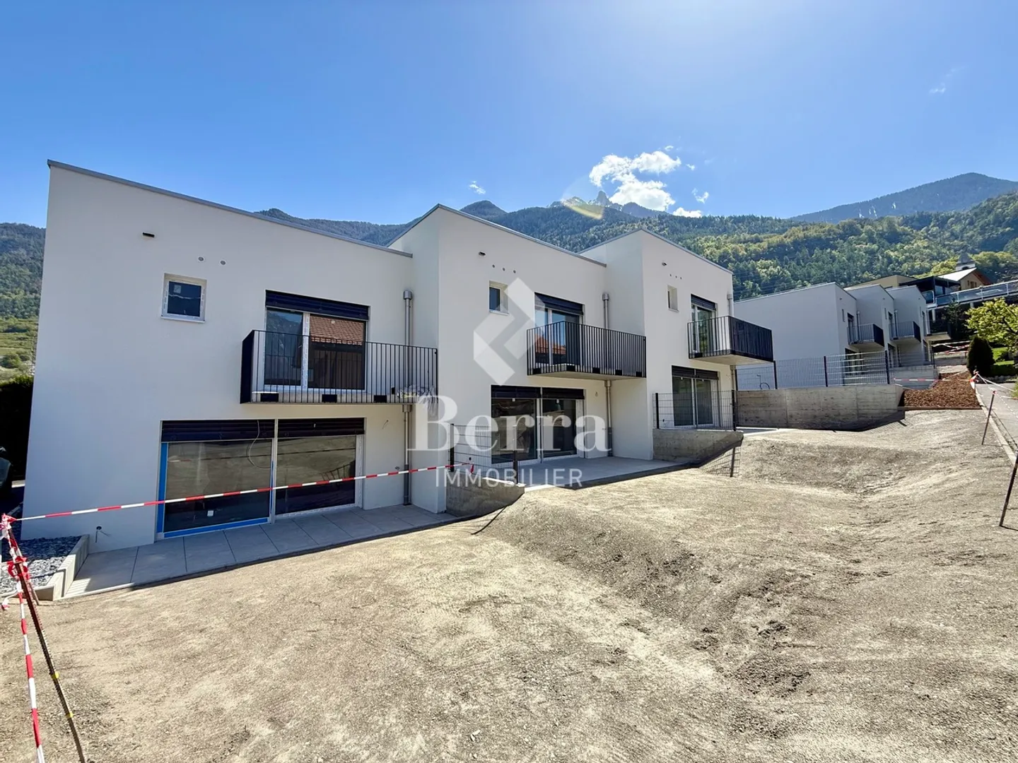 Modern Villas with Panoramic Terrace - Photo 1 of 17