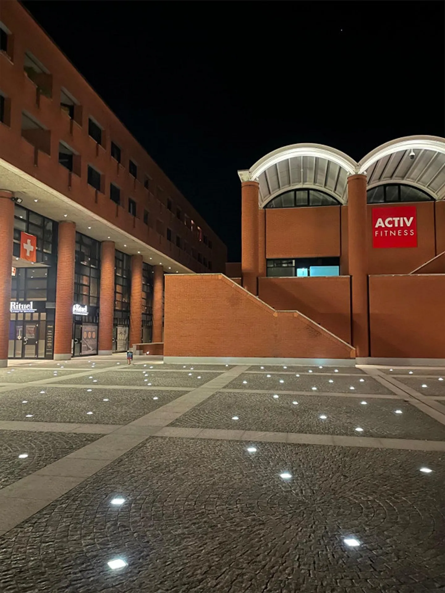 Prestigeträchtige Verkaufsfläche in Piazzale alla Valle in Mendrisio - Foto 5 von 7