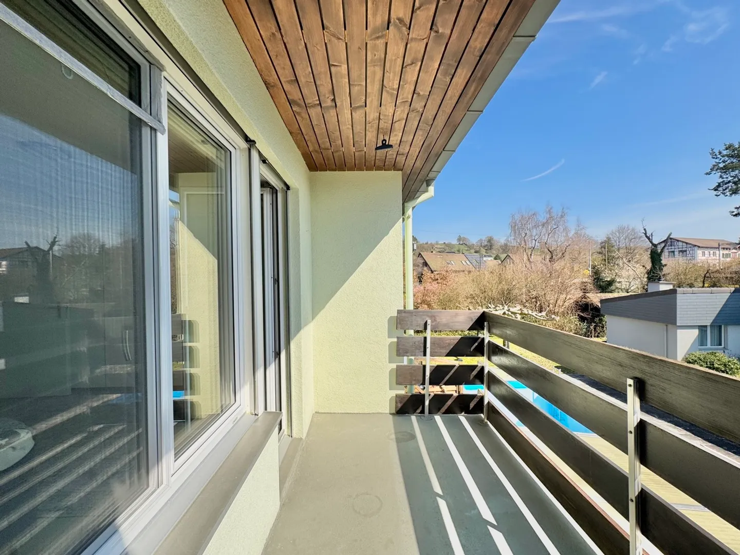 Casa bifamiliare con piscina comunitaria - Foto 4 di 8