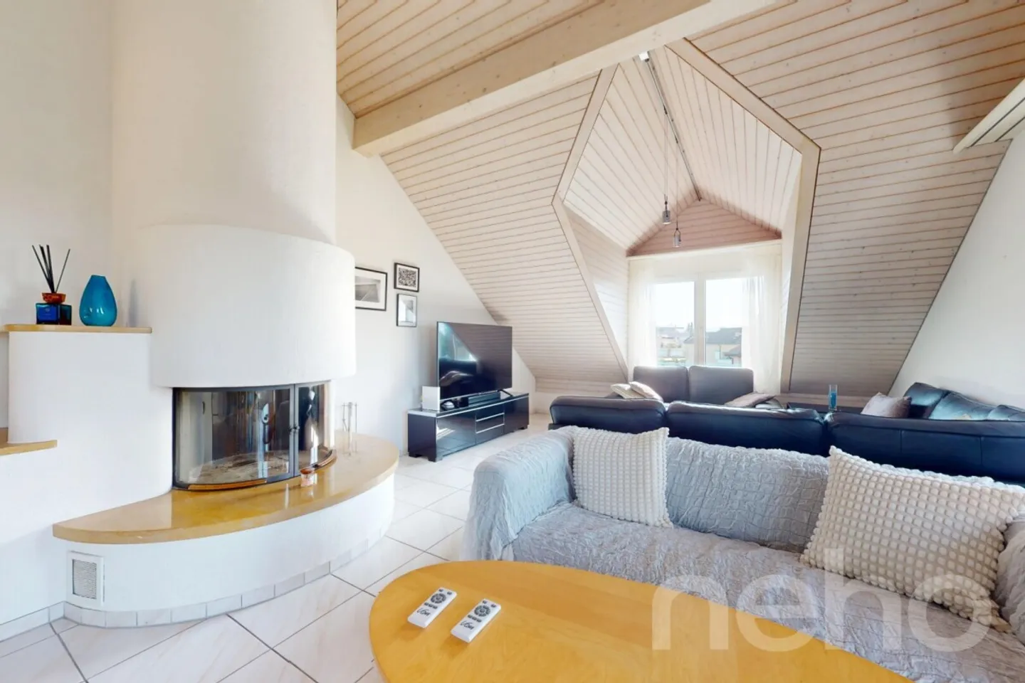 Ampio appartamento duplex di 4,5 locali a Cham - Foto 3 di 12
