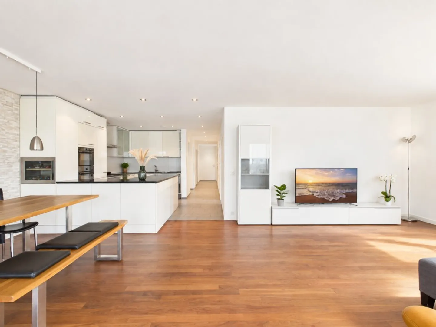 Geräumige Wohnung mit Balkon - Foto 1 von 7