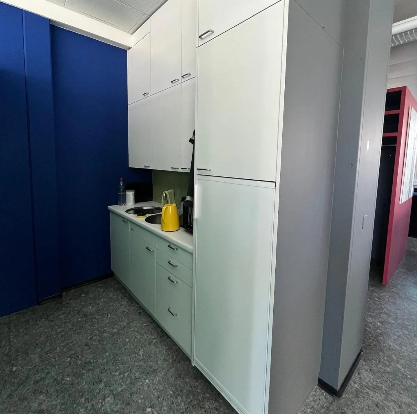 grosszügiges Büro mit eigener Teeküche in Winterthur-Grüze - Foto 10 von 11