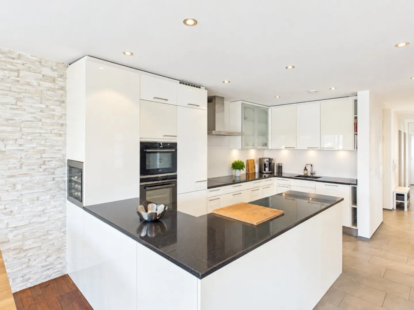 Geräumige Wohnung mit Balkon - Foto 4 von 7