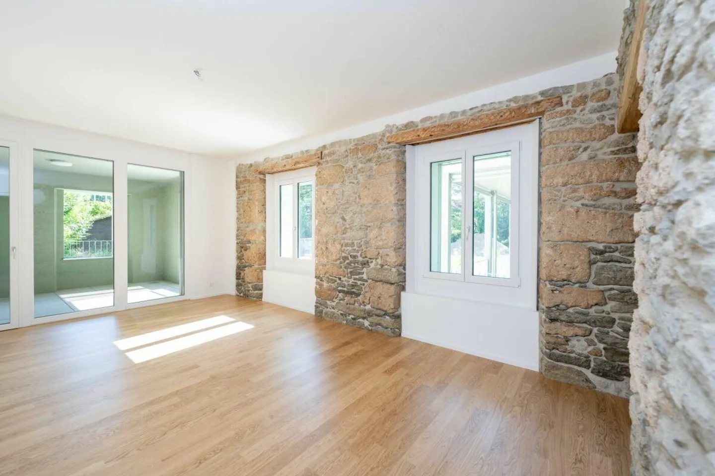 Appartement spacieux de 4,5 pièces avec des détails élégants - Photo 1 sur 21
