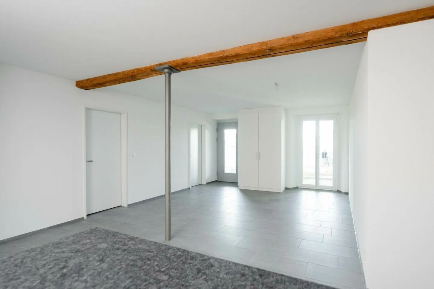 Appartement spacieux de 4,5 pièces avec des détails élégants - Photo 3 sur 21
