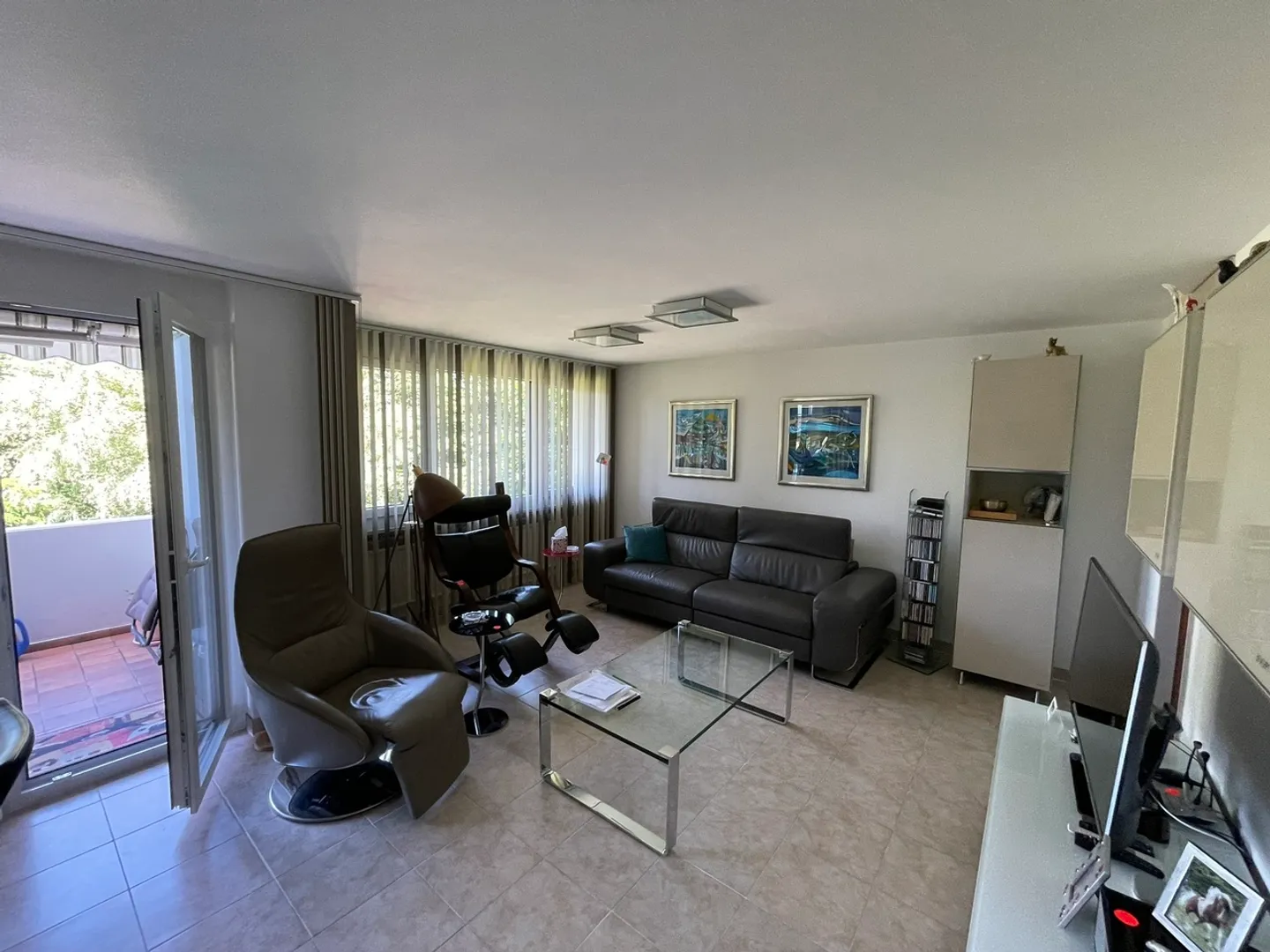 Bezaubernde Maisonette-Dachwohnung in Binningen - Foto 3 di 14