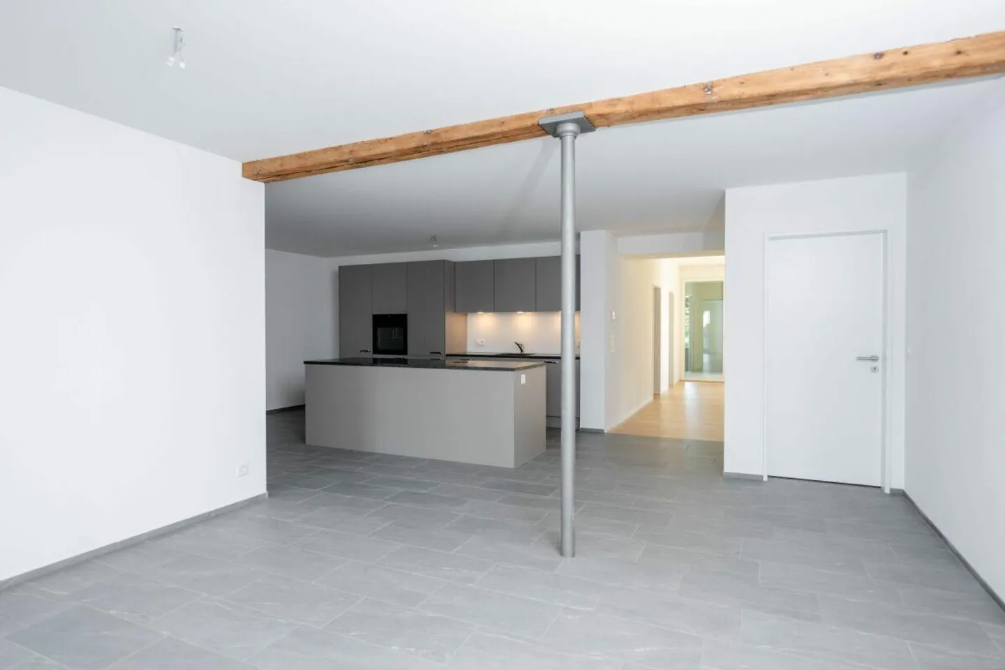 Appartement spacieux de 4,5 pièces avec des détails élégants - Photo 9 sur 21