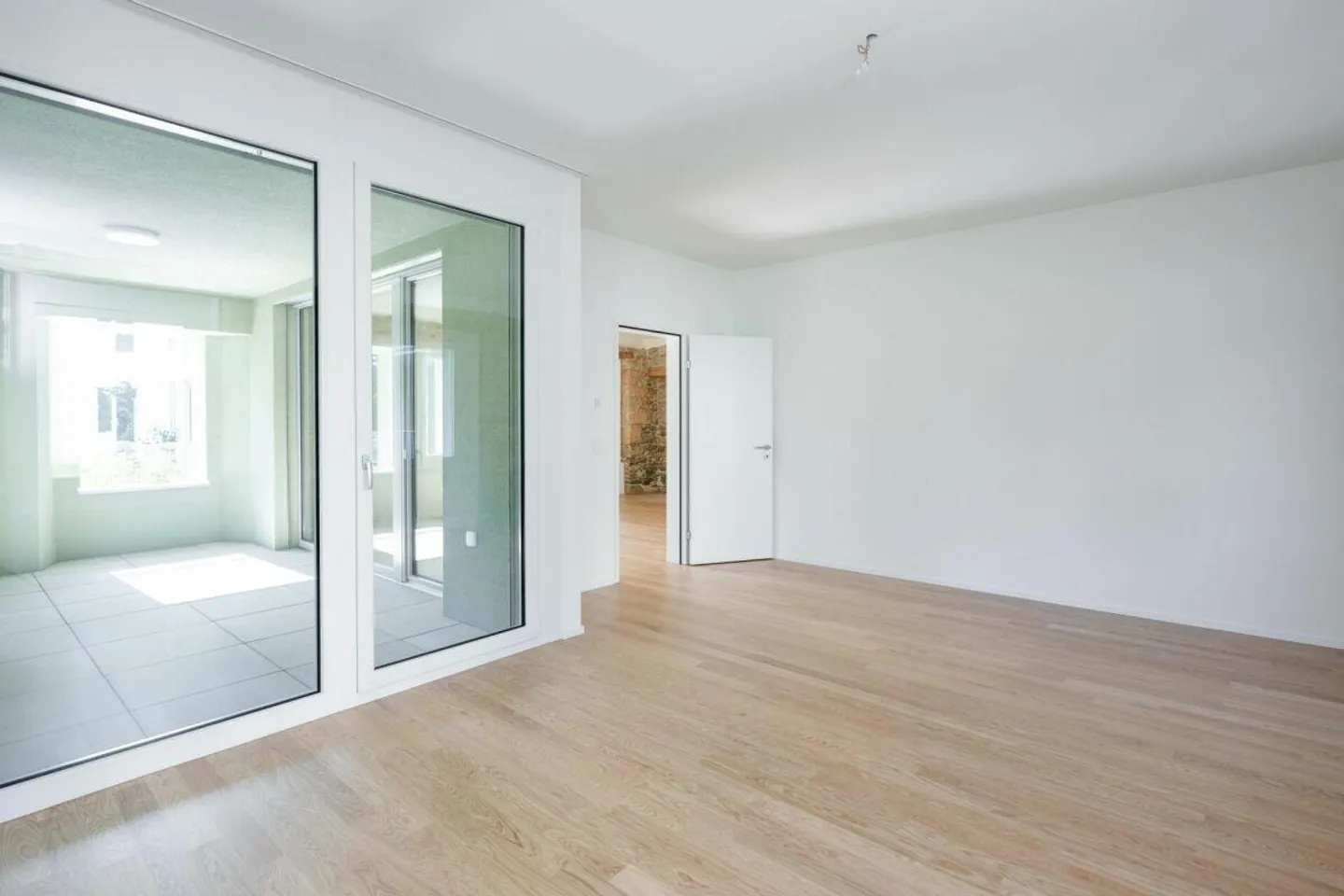 Appartement spacieux de 4,5 pièces avec des détails élégants - Photo 15 sur 21