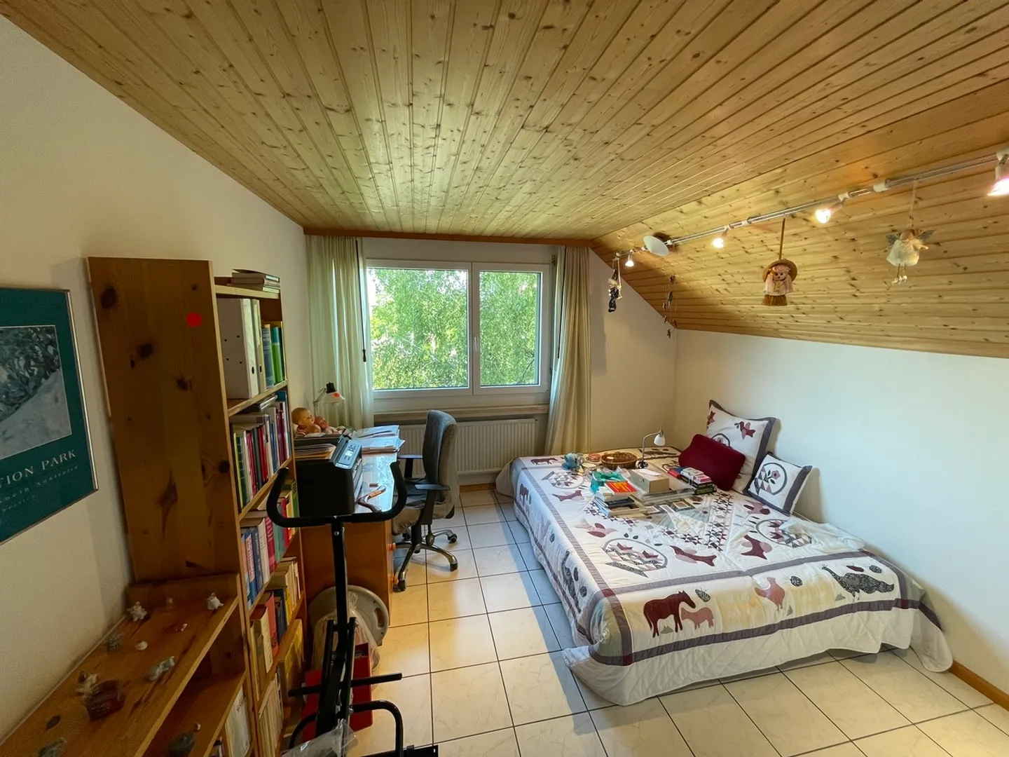 Bezaubernde Maisonette-Dachwohnung in Binningen - Foto 11 di 14