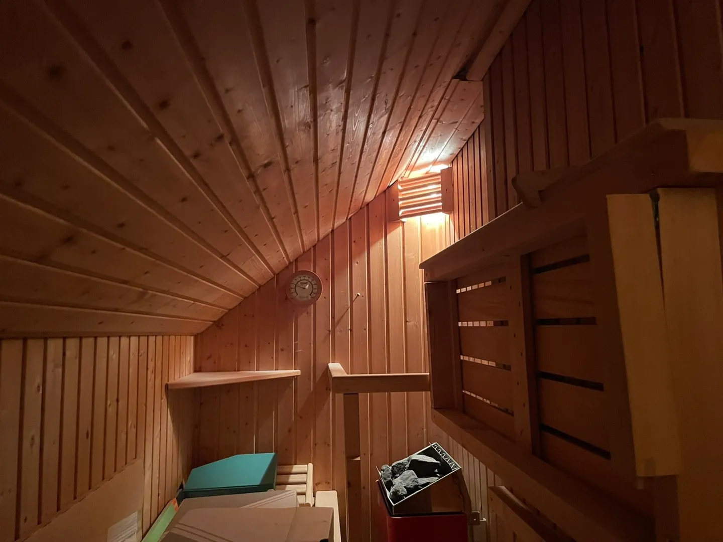 Bezaubernde Maisonette-Dachwohnung in Binningen - Foto 13 di 14
