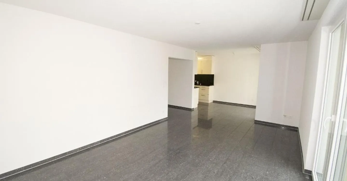 Bright and modern apartment in a central location - Photo 7 of 11