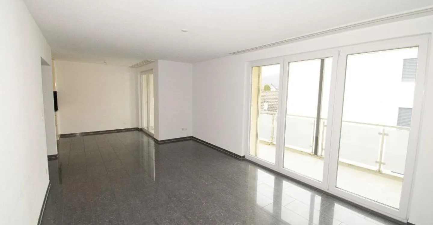 Bright and modern apartment in a central location - Photo 6 of 11