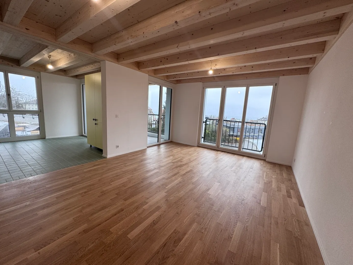 Charming Apartment with Garden - Photo 5 of 9