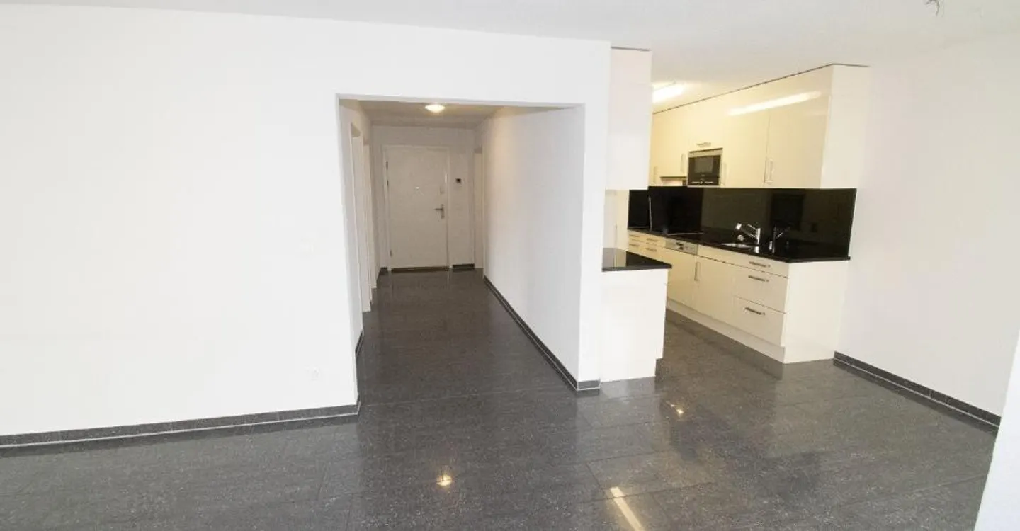 Bright and modern apartment in a central location - Photo 8 of 11