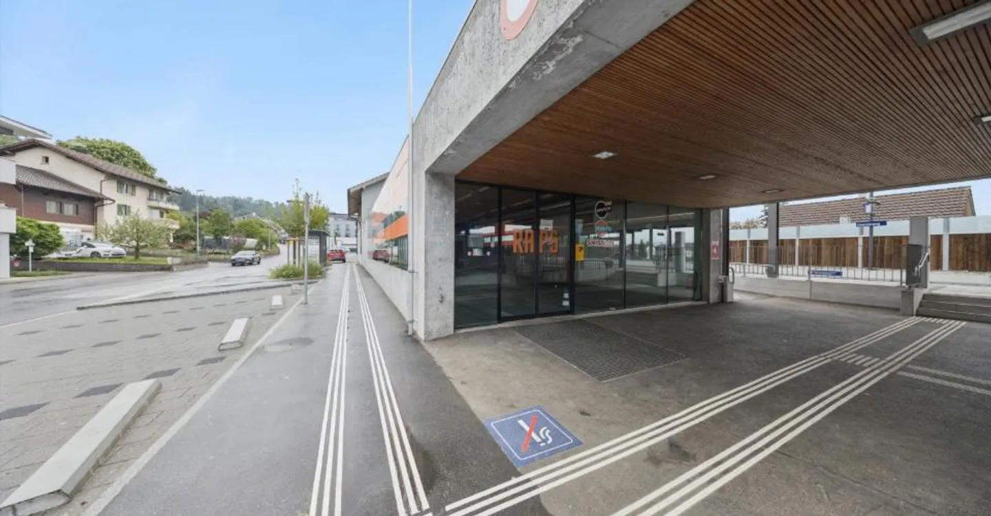 Where commuters arrive, your success begins. - Photo 3 of 13