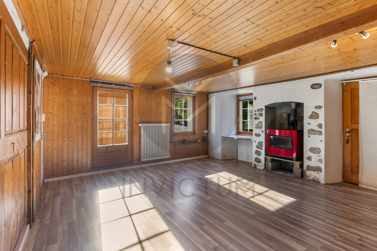 Geräumiges 9,5-Zimmer-Einfamilienhaus mit zwei Wohnungen in Les Avants - Foto 3 von 26