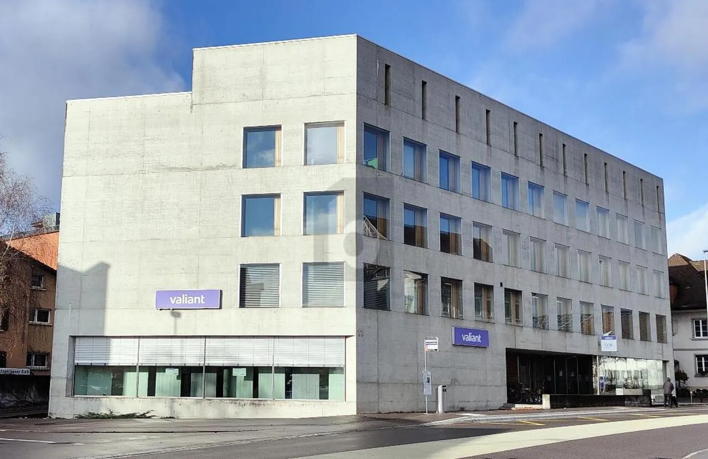 Office space for rent - Photo 1 of 6