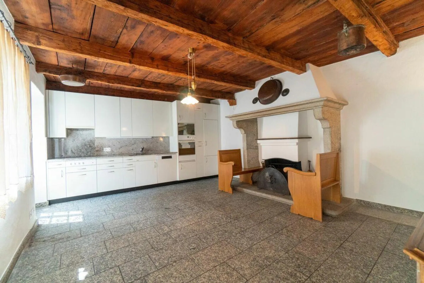 Casa rustica con 6 camere - Foto 5 di 19