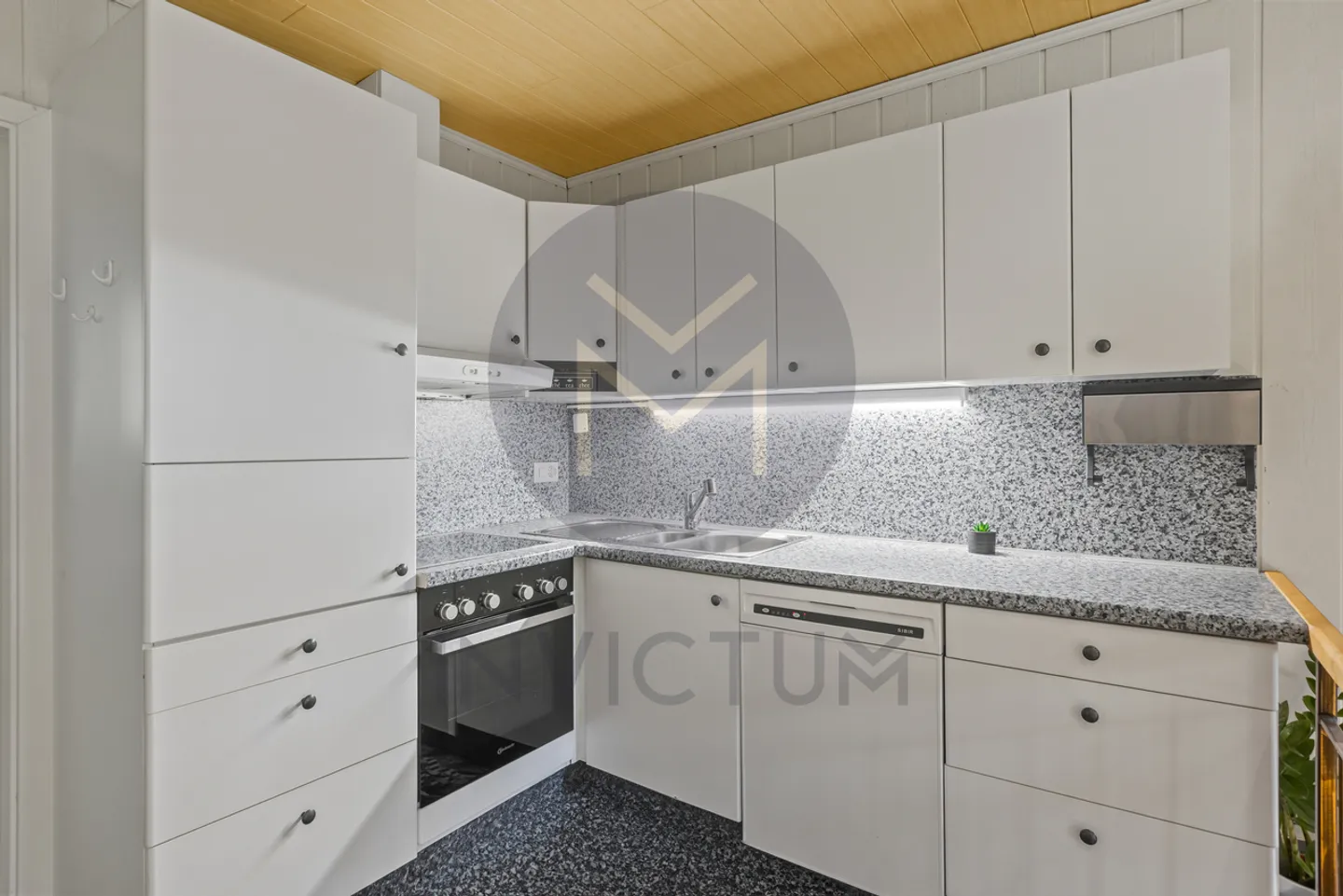 Geräumiges 9,5-Zimmer-Einfamilienhaus mit zwei Wohnungen in Les Avants - Foto 20 von 26