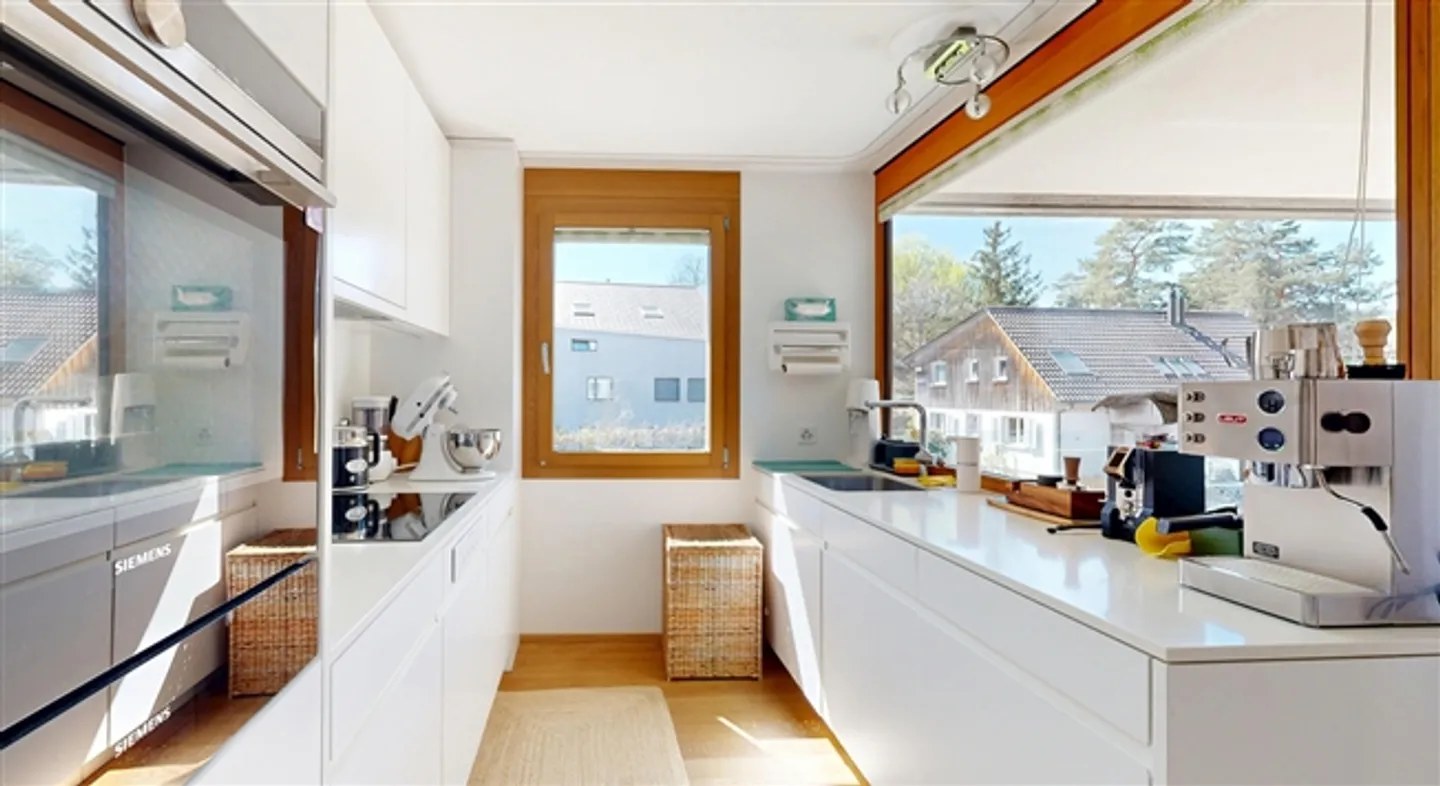 Appartamento moderno di 4,5 stanze con posto auto in diritto di costruzione - Foto 2 di 13