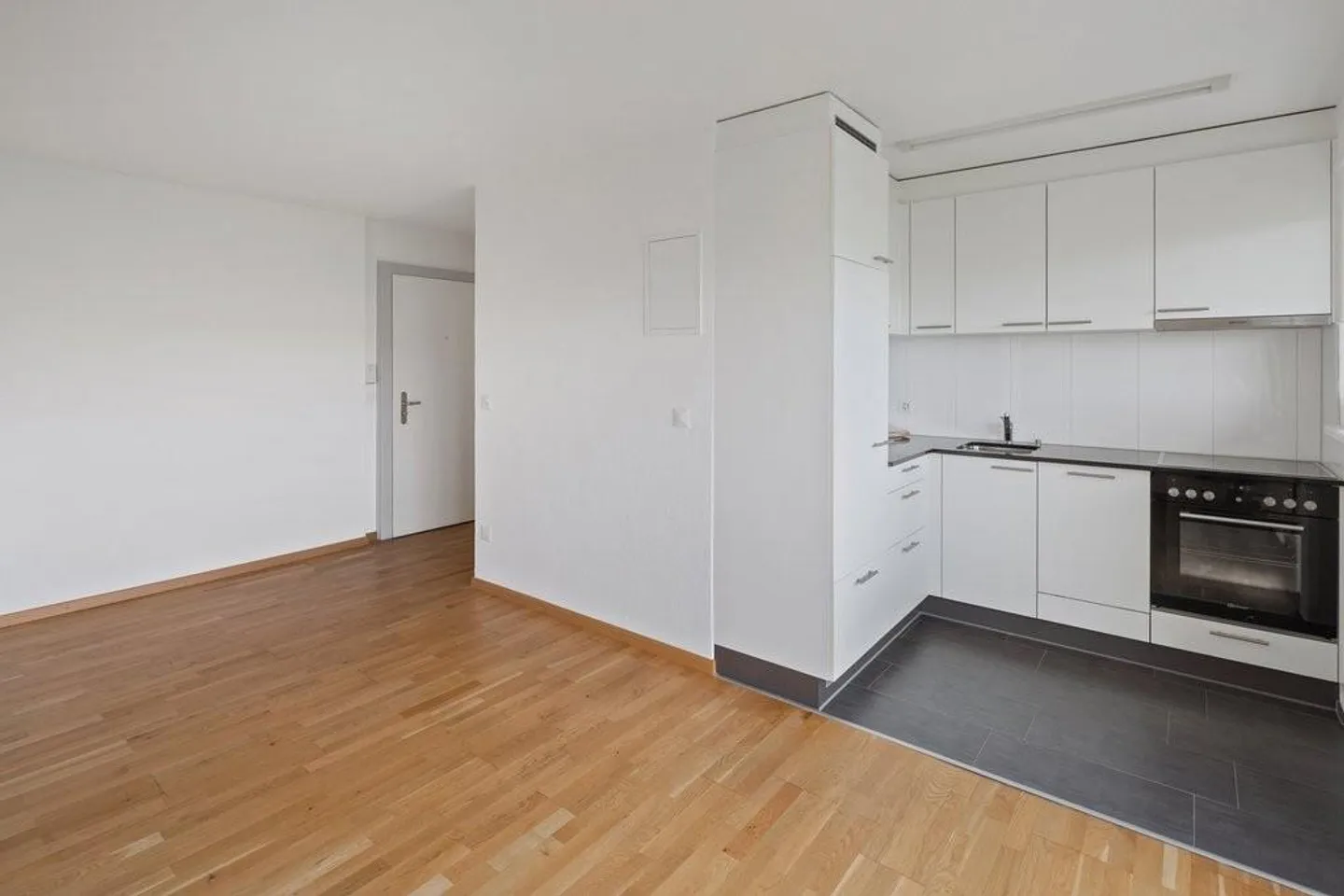 Helle und gemütliche 3.5-Zimmer-Wohnung in Reinach - Foto 2 von 7