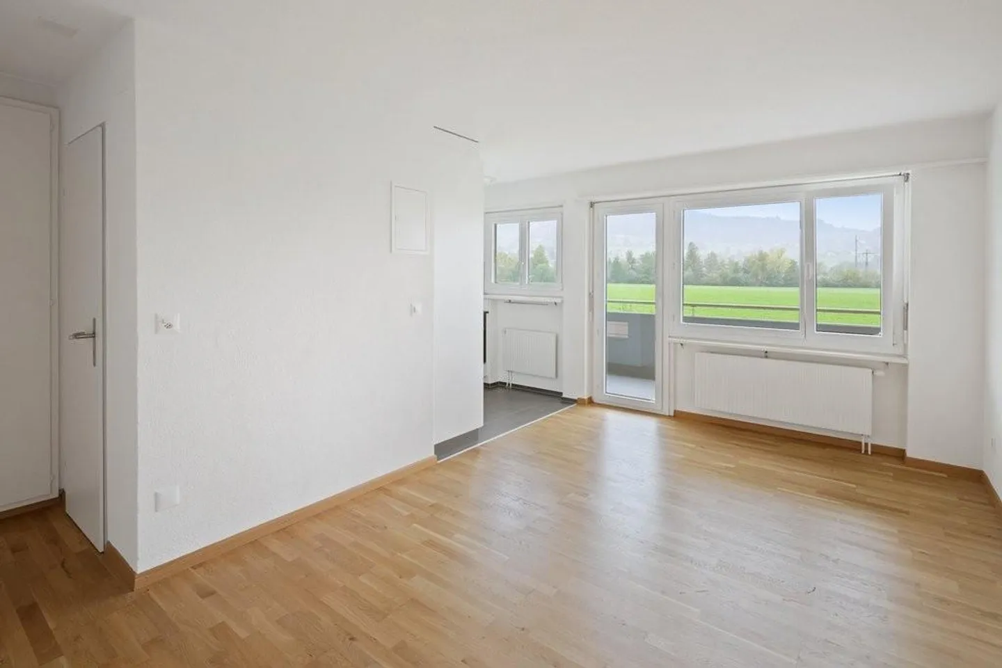 Helle und gemütliche 3.5-Zimmer-Wohnung in Reinach - Foto 3 von 7
