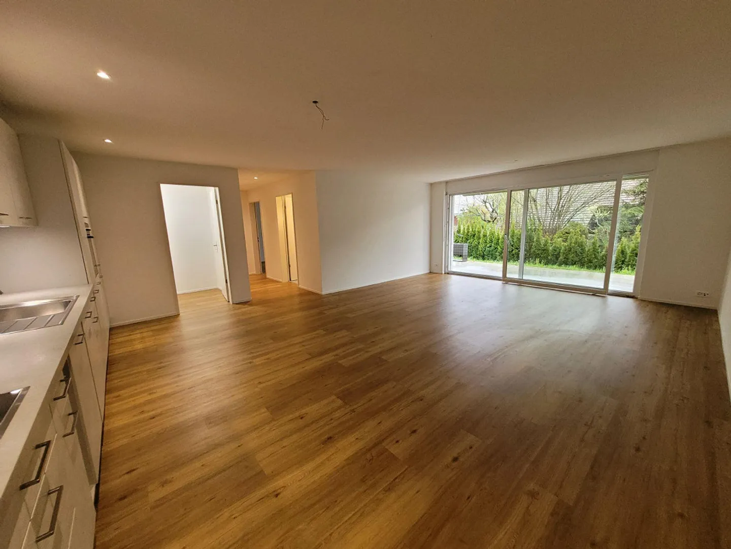 Great 5.5-room apartment on the ground floor - Photo 2 of 11