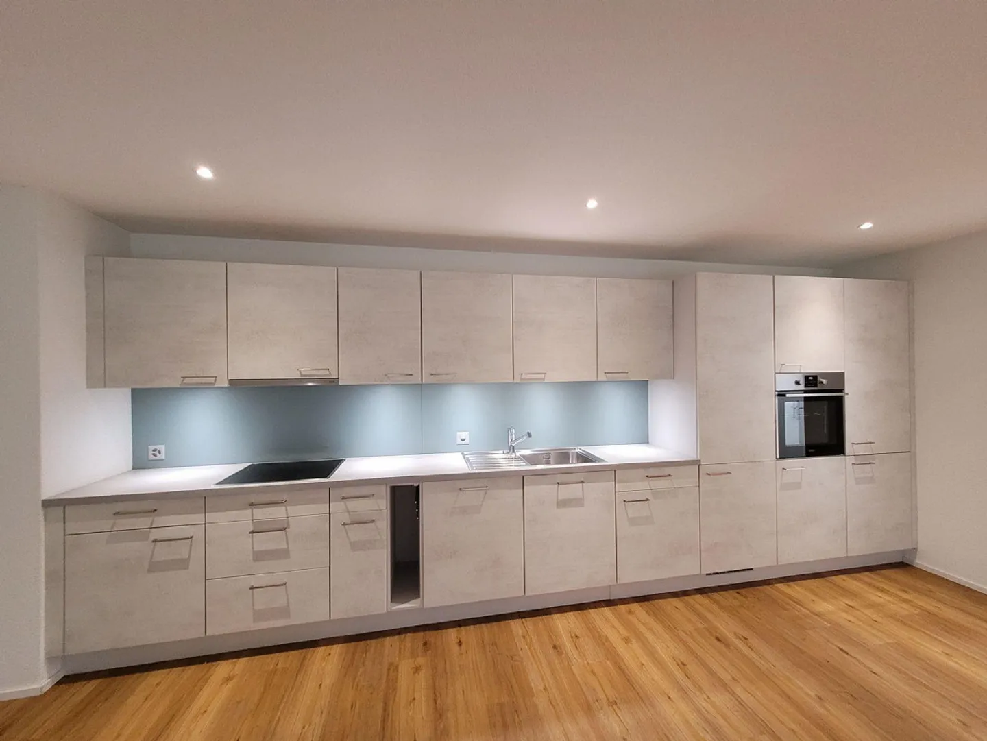 Great 5.5-room apartment on the ground floor - Photo 4 of 11