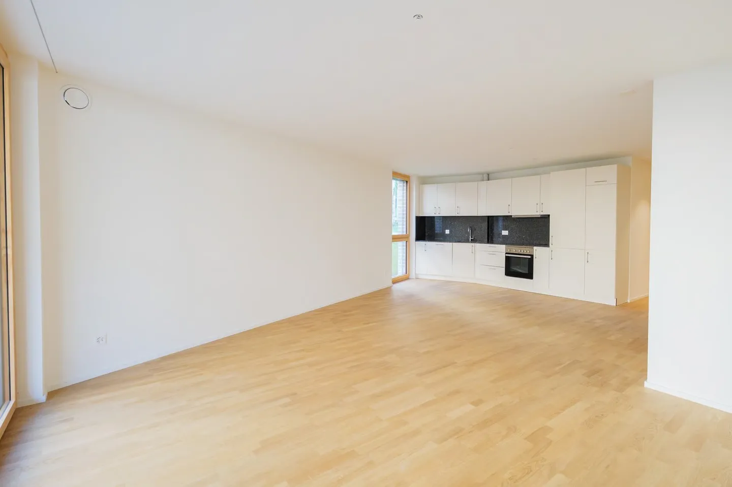 Luminoso appartamento di 3,5 stanze con balcone a Grenchen - disponibile immediatamente! - Foto 2 di 6