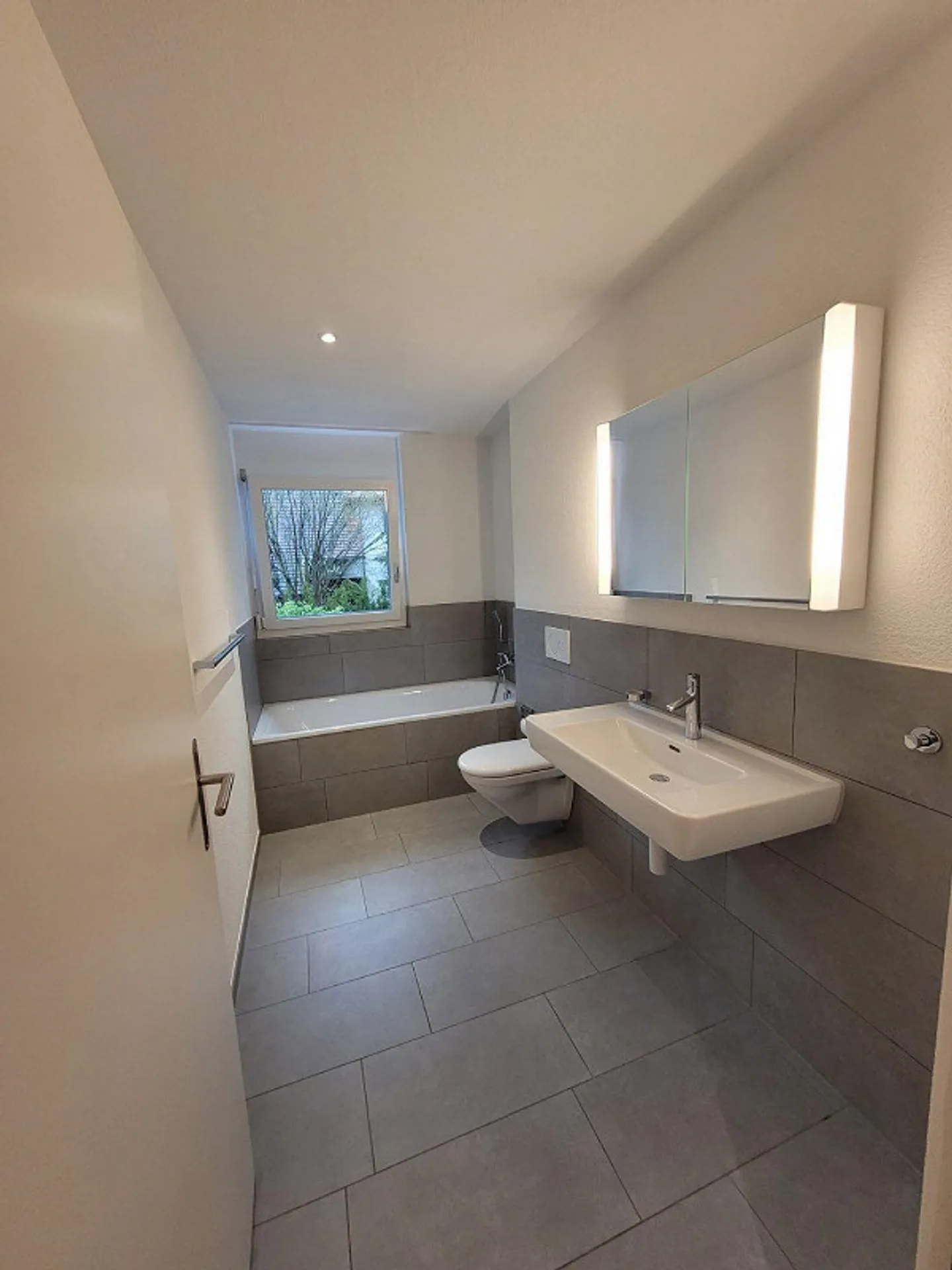 Great 5.5-room apartment on the ground floor - Photo 5 of 11