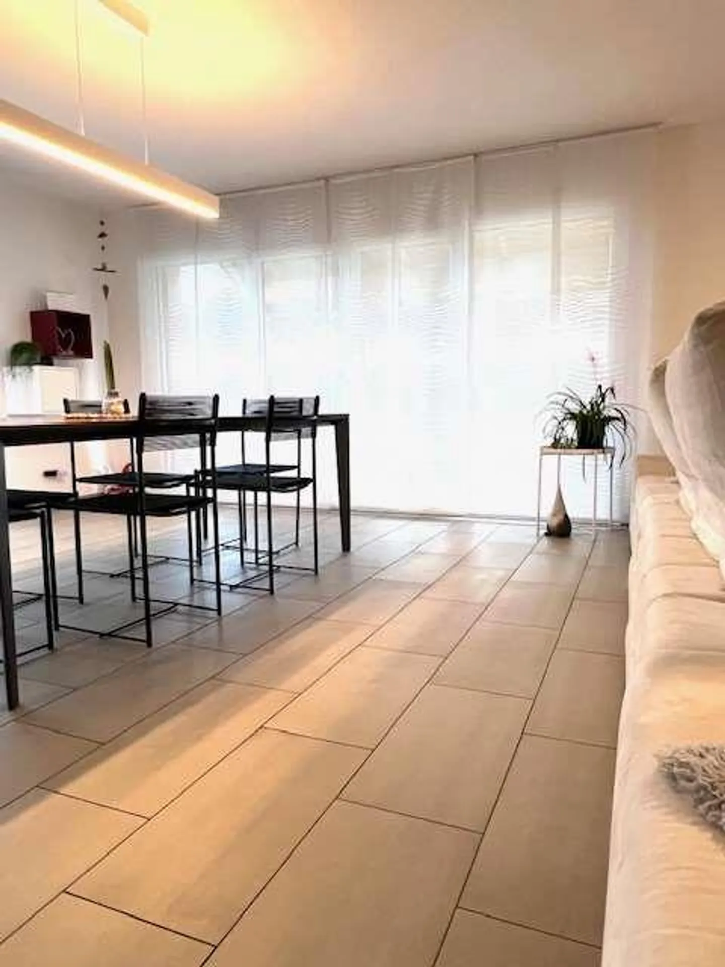 Elegant house in a residential context - Photo 4 of 13