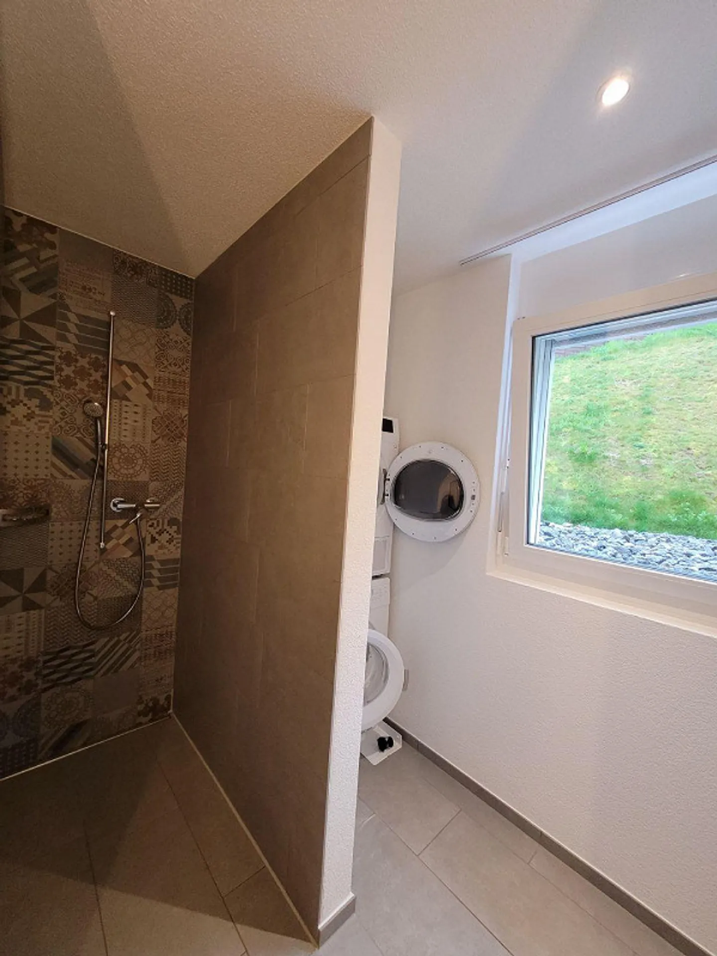 Great 5.5-room apartment on the ground floor - Photo 7 of 11