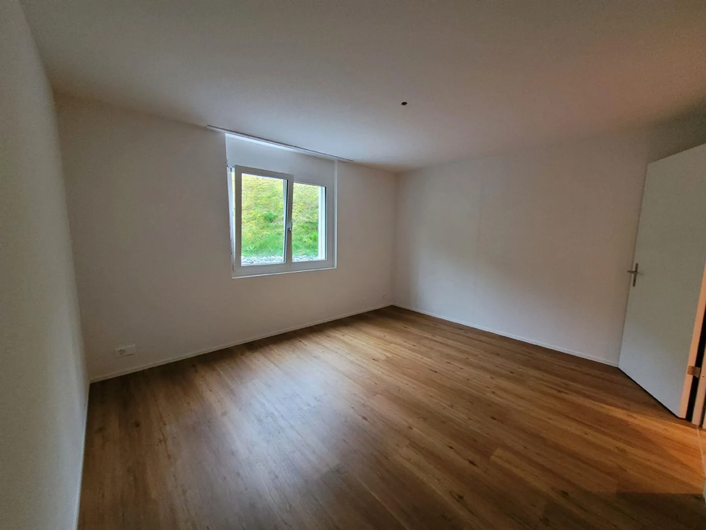 Great 5.5-room apartment on the ground floor - Photo 9 of 11