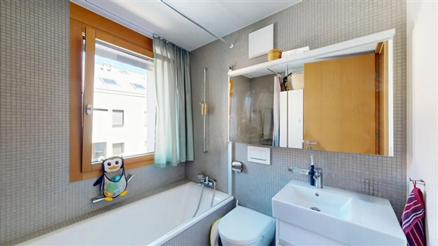 Appartamento moderno di 4,5 stanze con posto auto in diritto di costruzione - Foto 8 di 13