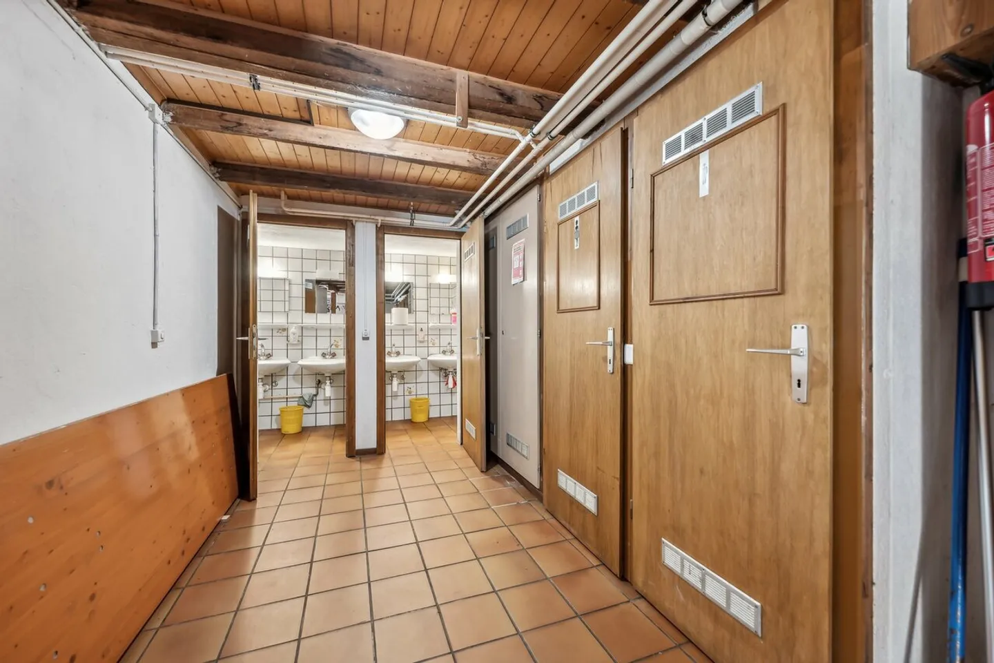 Chalet / Lodge with Dormitories near the Slopes of Pléiades - Photo 10 of 16