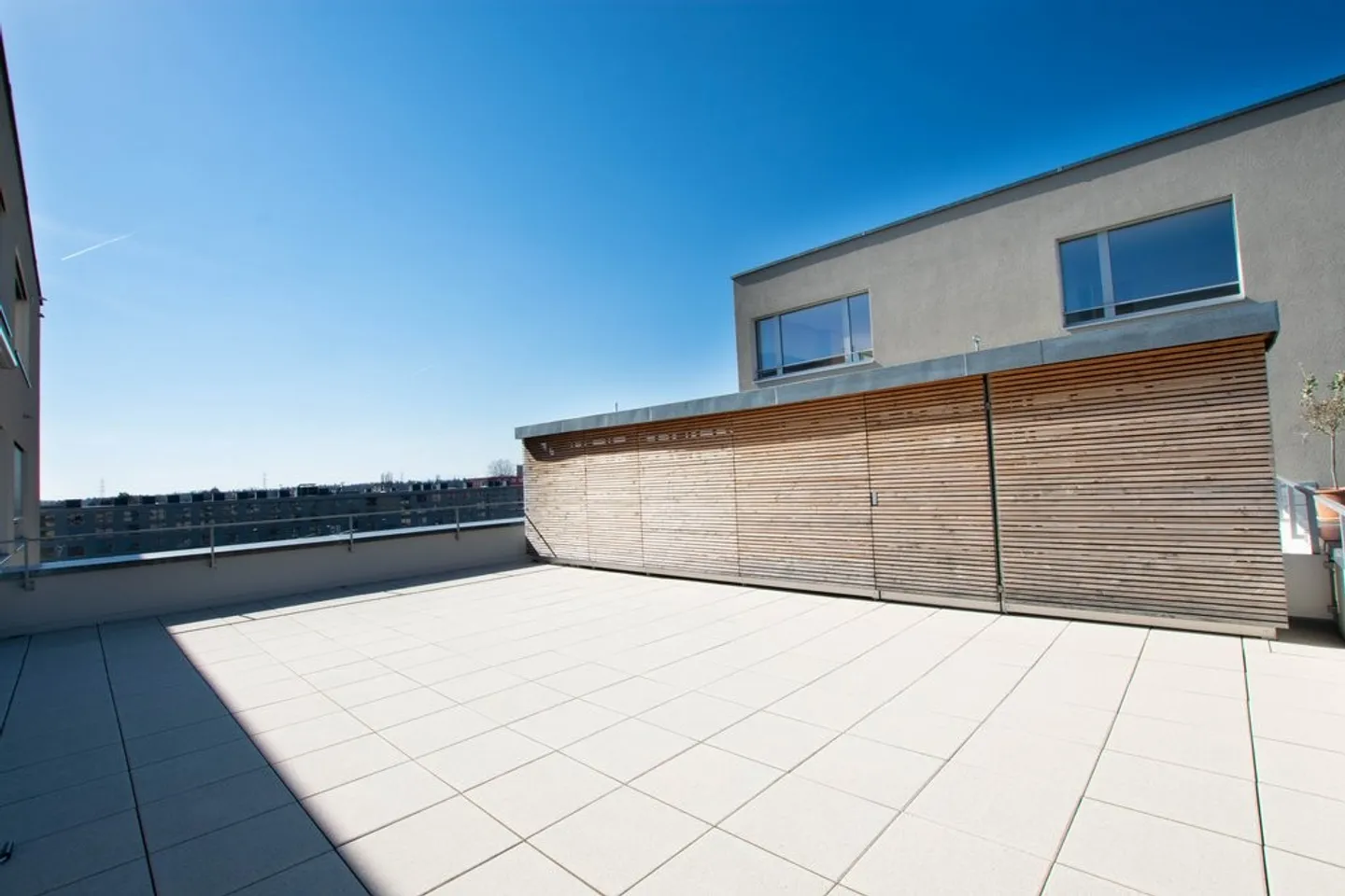 Stai cercando un appartamento con una grande terrazza? - Foto 2 di 11