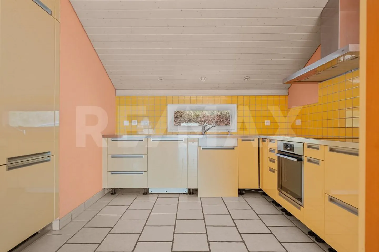 Pour les amateurs de rénovation : maison familiale avec vue sur le lac - Photo 4 sur 13