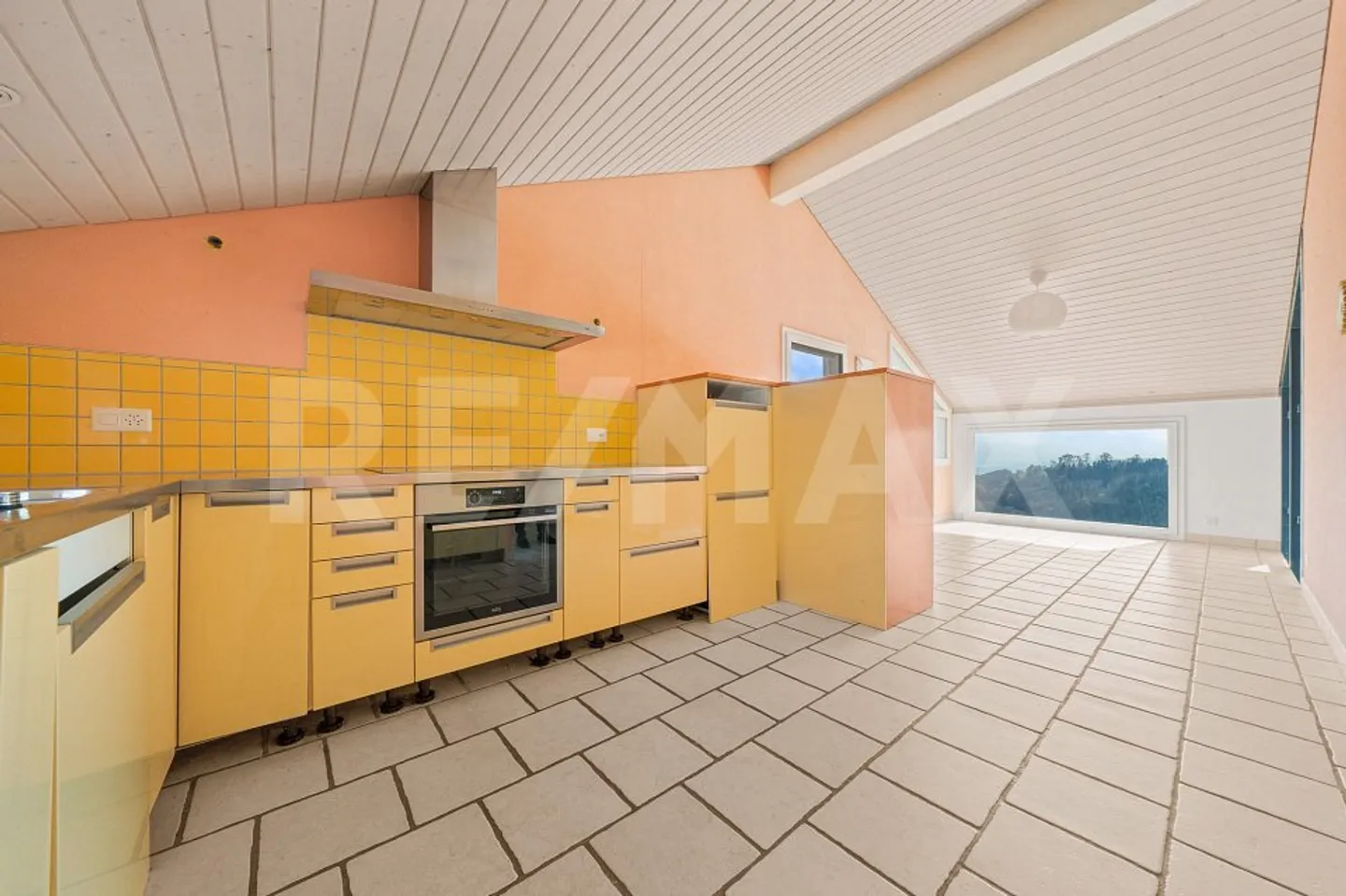 Pour les amateurs de rénovation : maison familiale avec vue sur le lac - Photo 5 sur 13