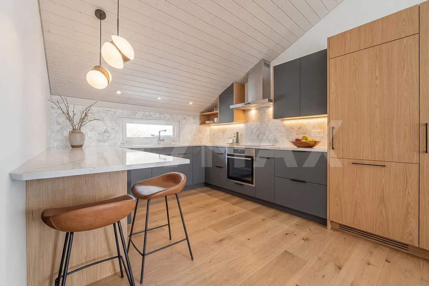 Pour les amateurs de rénovation : maison familiale avec vue sur le lac - Photo 3 sur 13