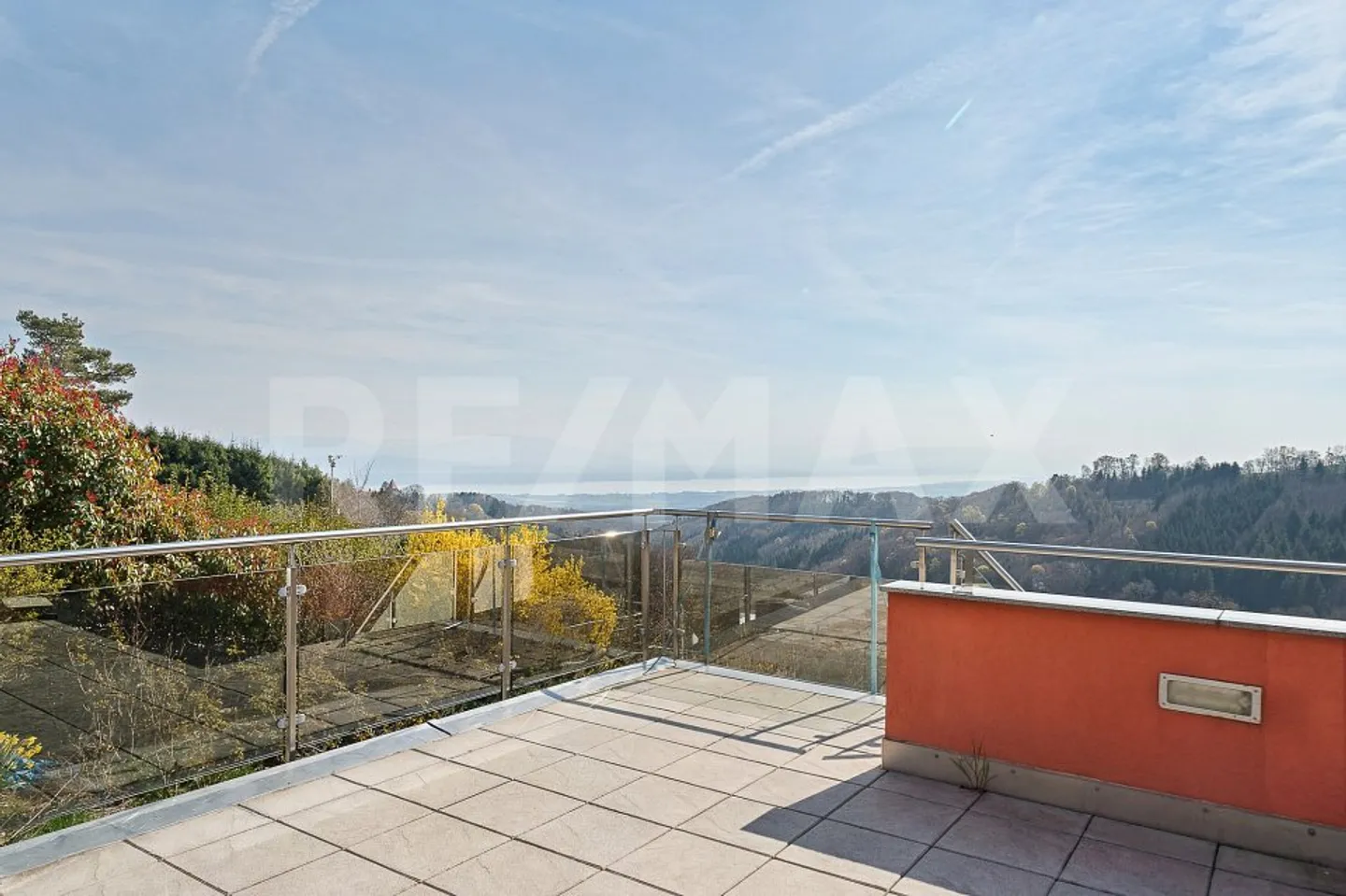 Pour les amateurs de rénovation : maison familiale avec vue sur le lac - Photo 13 sur 13