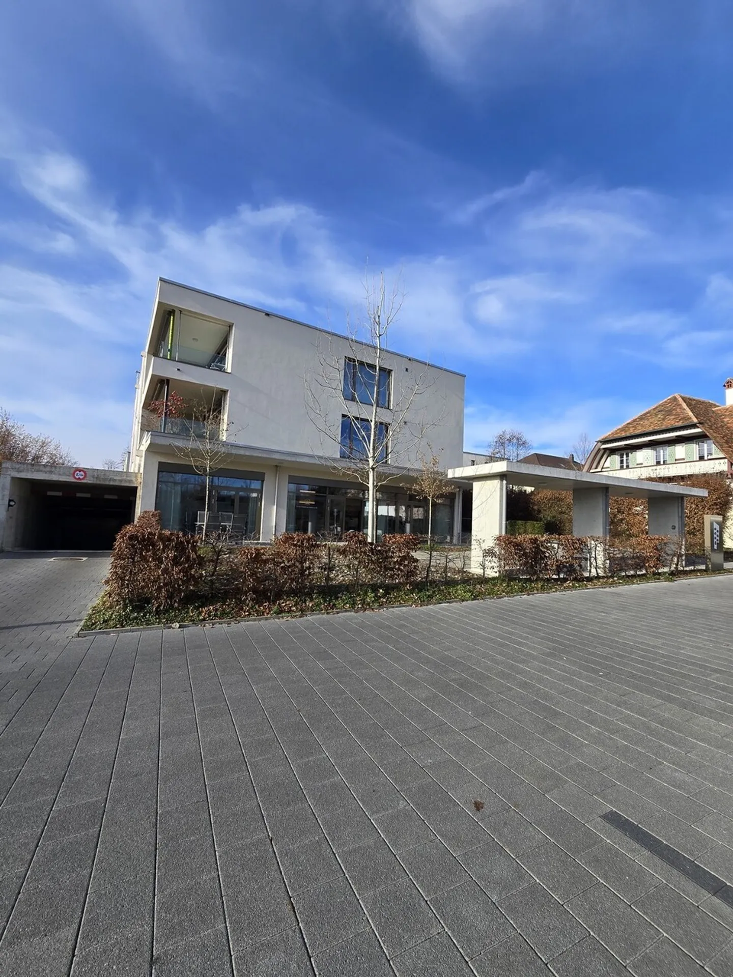 Votre nouvel espace commercial moderne lumineux et accueillant - Photo 4 sur 13