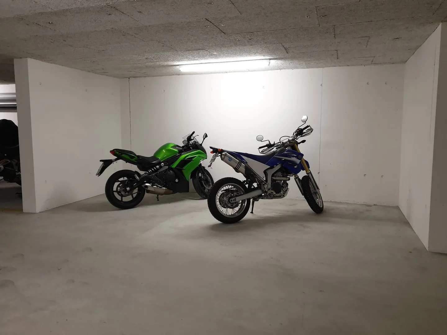 Motorcycle parking spaces in the underground garage in Eglisau - Photo 2 of 2