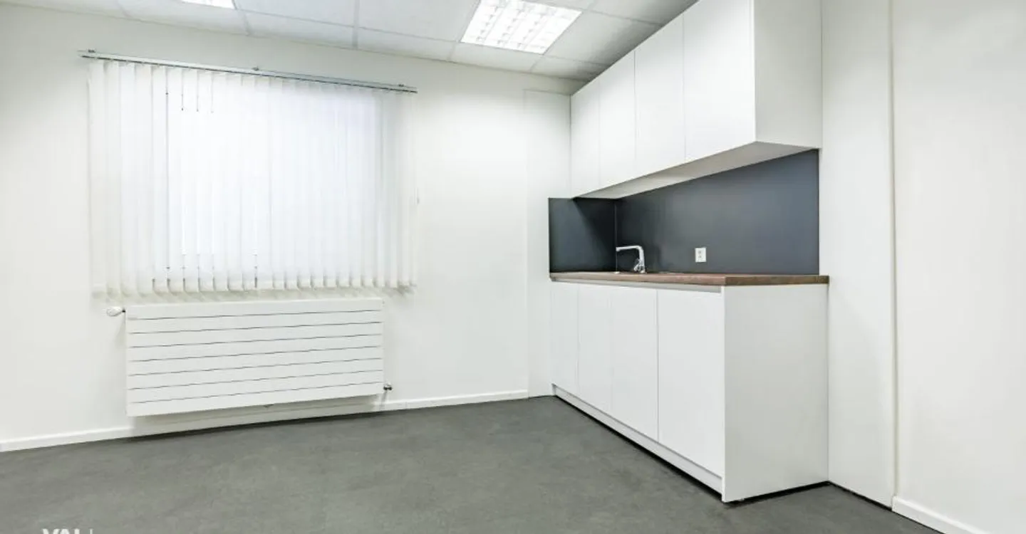 Modern Commercial Hall in the Retail Market 'Dreispitz' - Photo 5 of 12