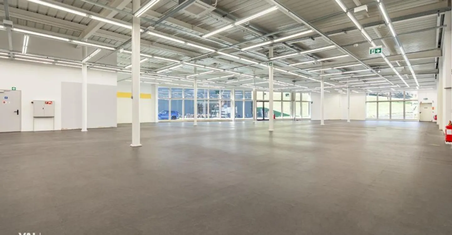 Modern Commercial Hall in the Retail Market 'Dreispitz' - Photo 6 of 12