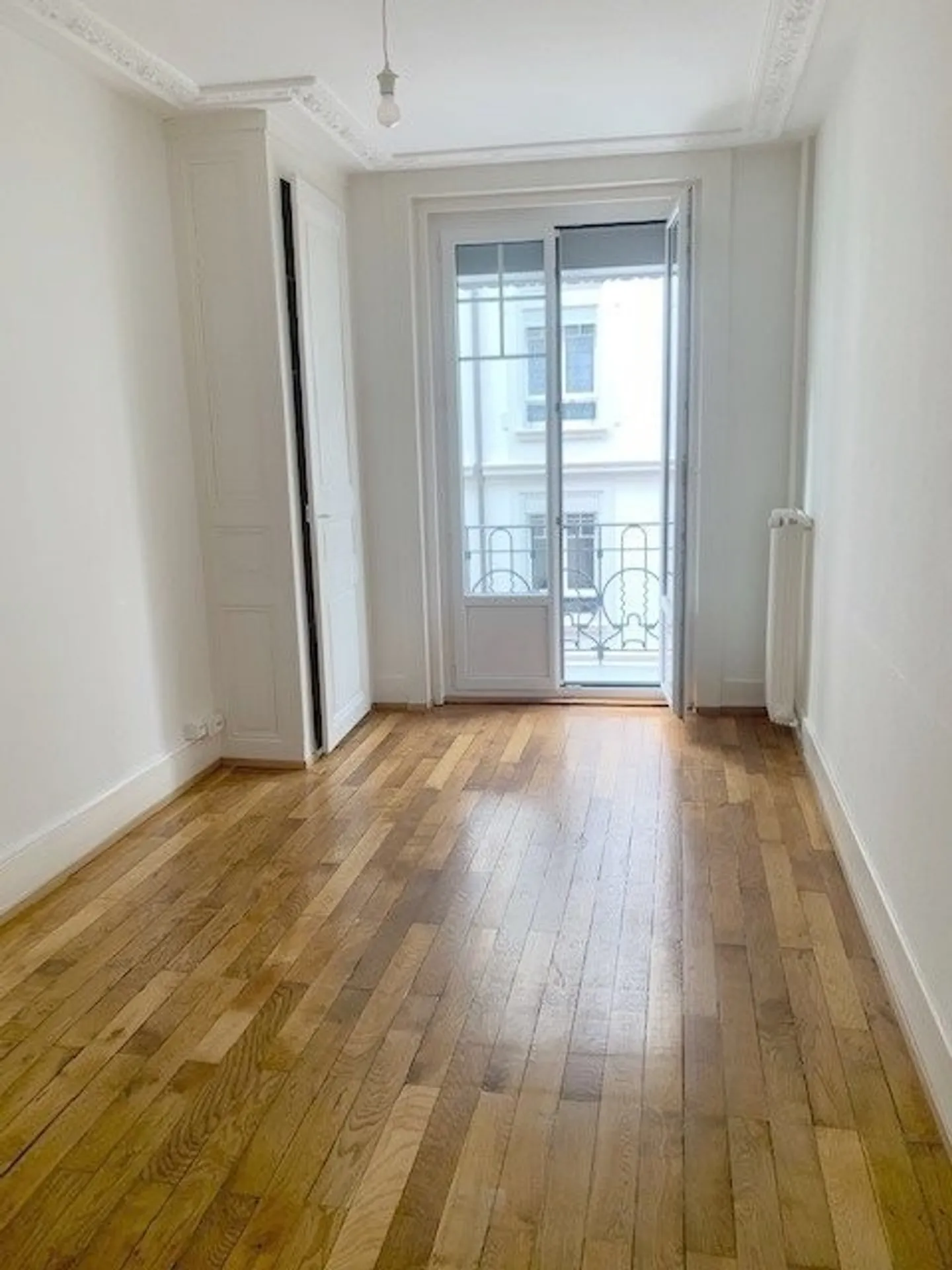 Bel Appartement Rénové - Photo 3 sur 6