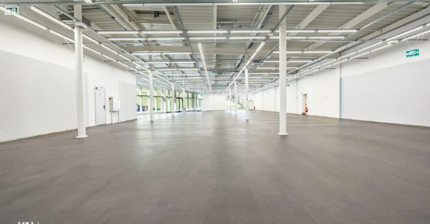 Modern Commercial Hall in the Retail Market 'Dreispitz' - Photo 10 of 12